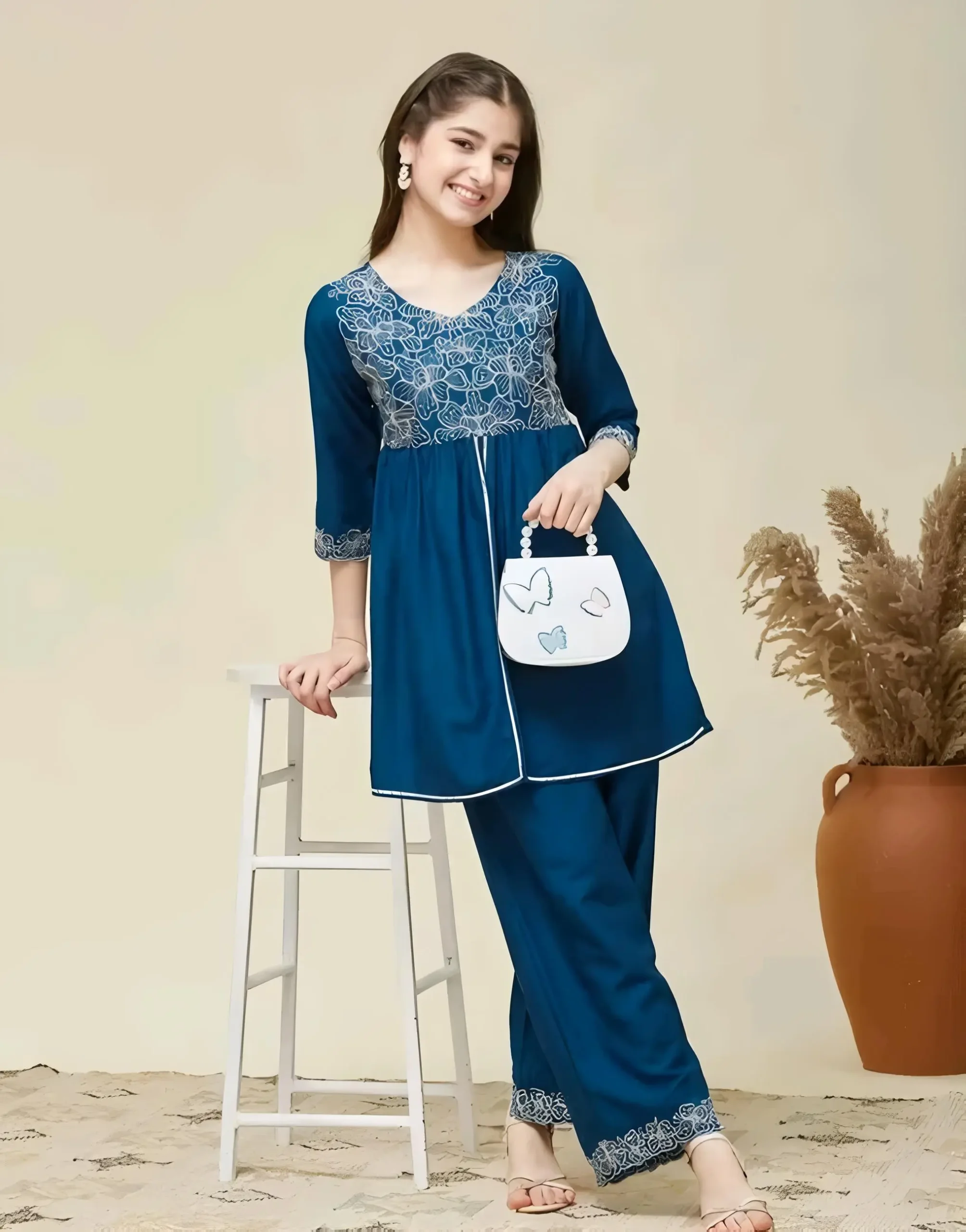 Embroidered kurta set - Blue, 11-12 Years