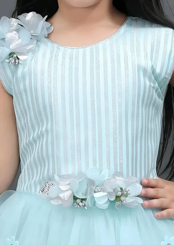 Pritty stylish dress/princess frock - Image 3
