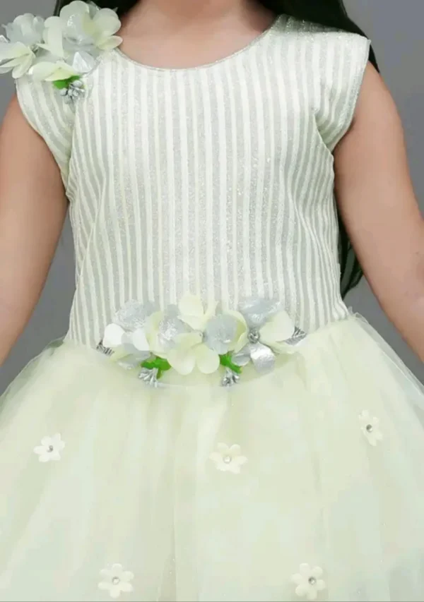 Princess stylish baby girl frock/color green - Image 2