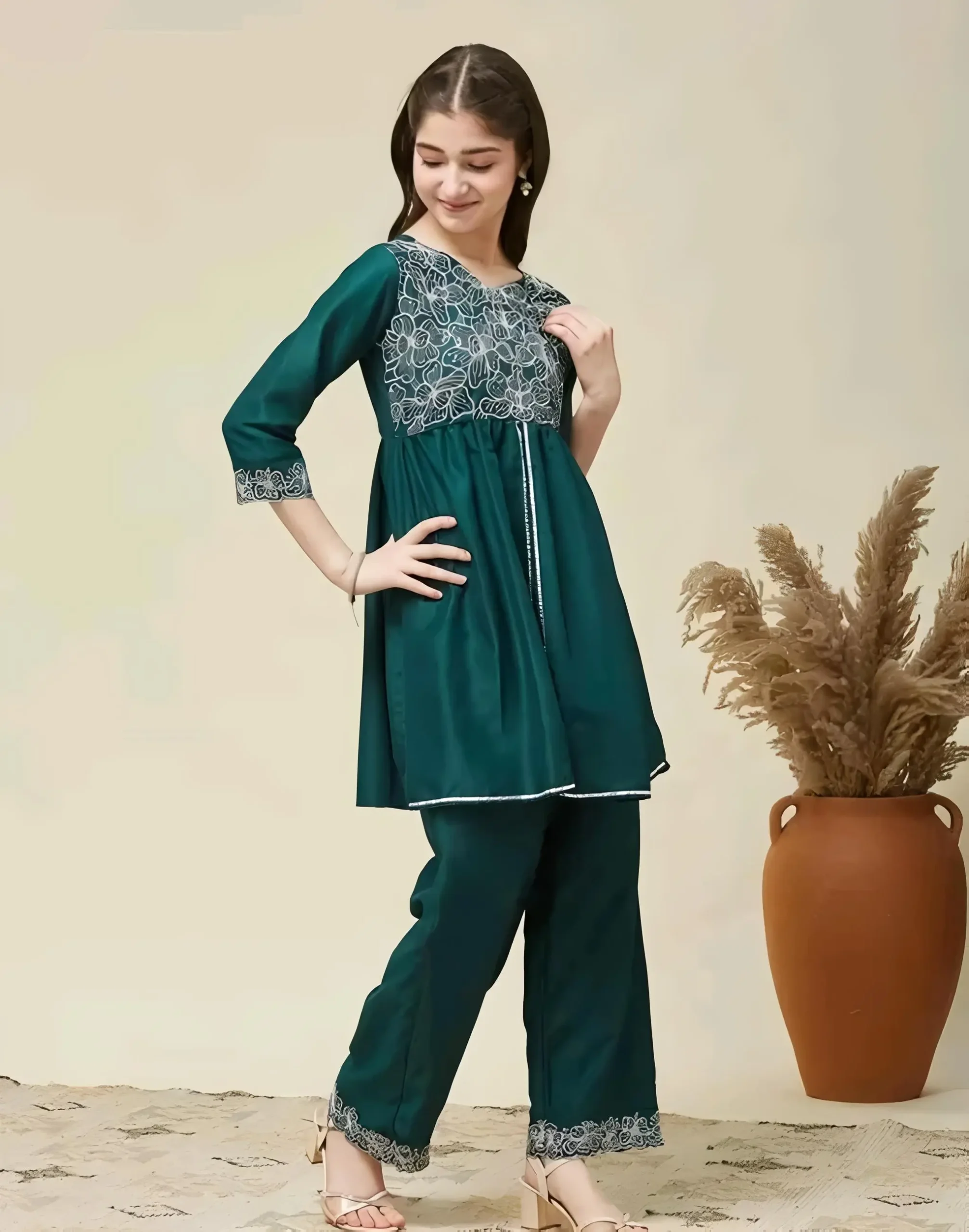 Embroidered kurta set