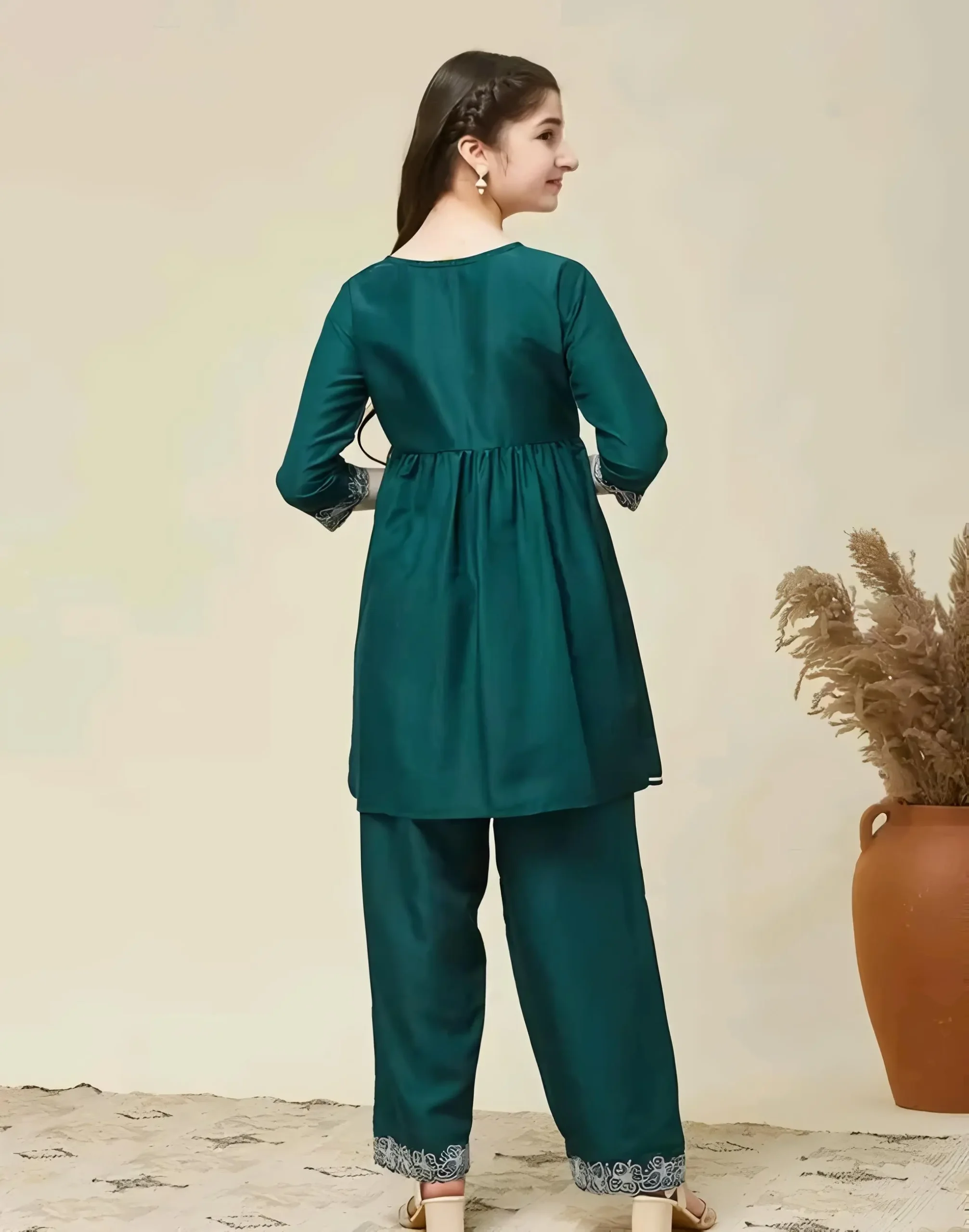 Embroidered kurta set