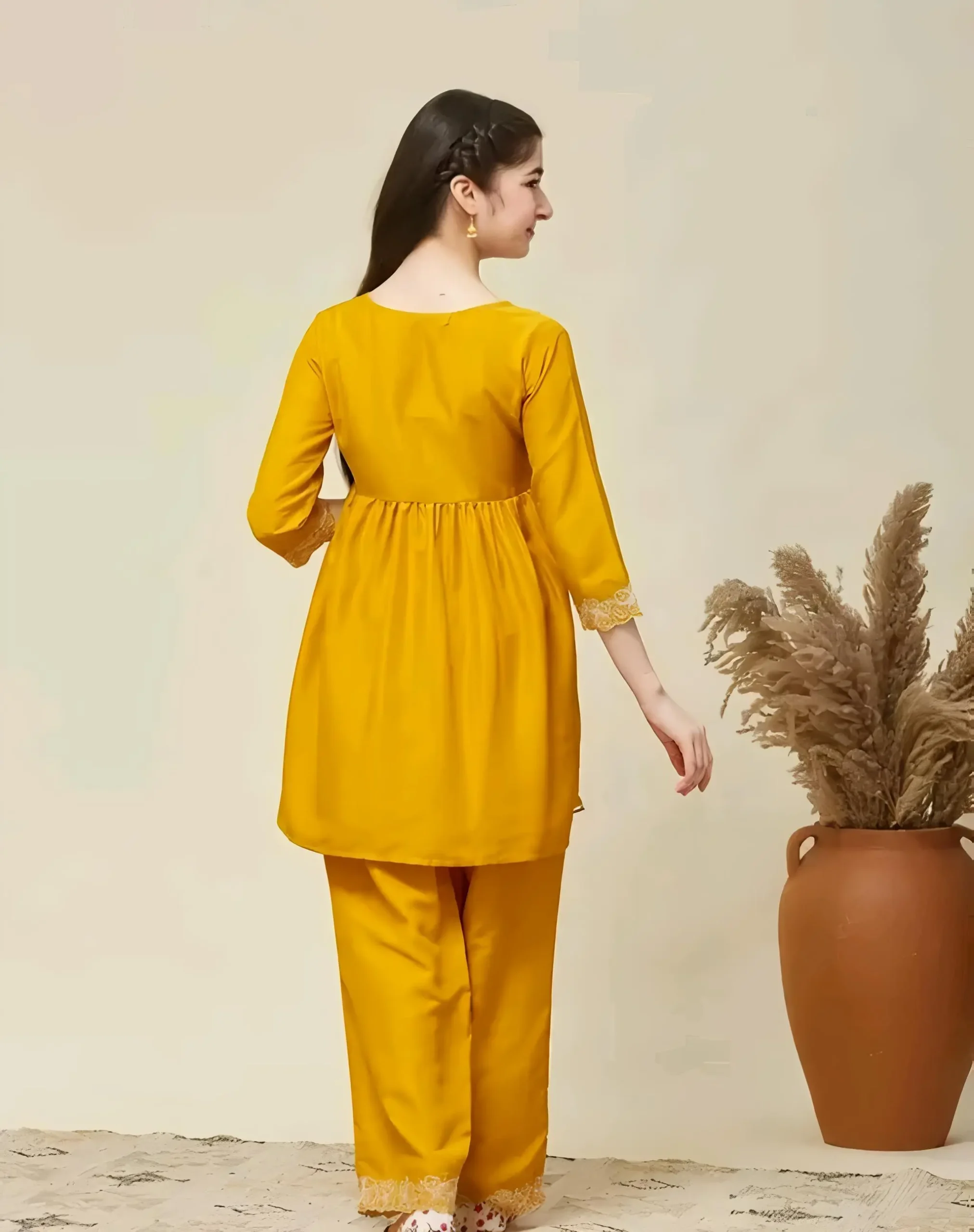 Embroidered kurta set