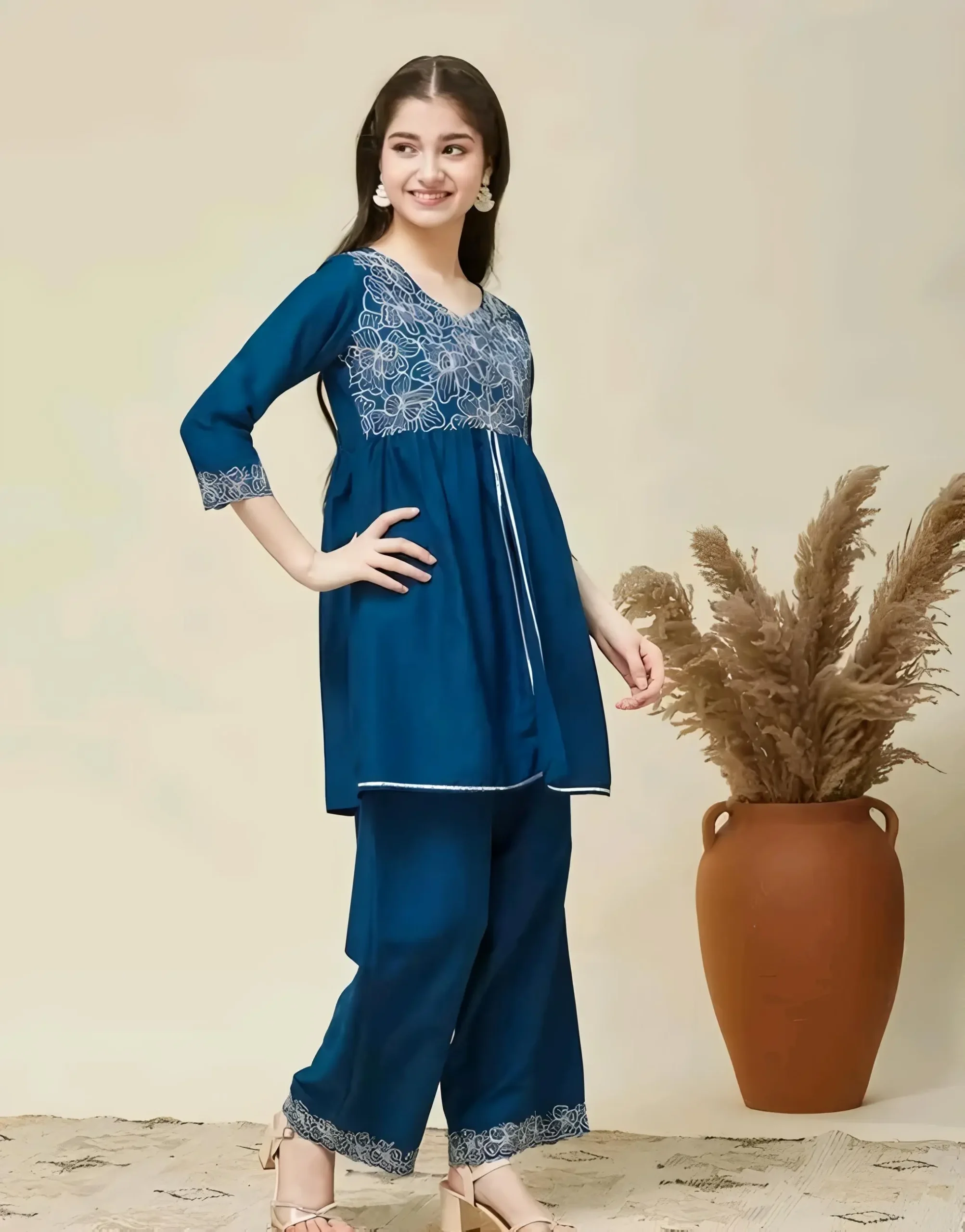 Embroidered kurta set