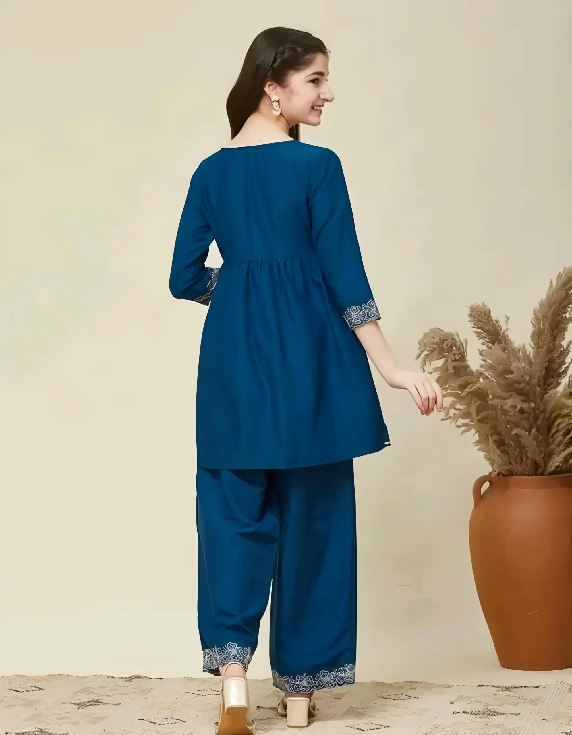 Embroidered kurta set
