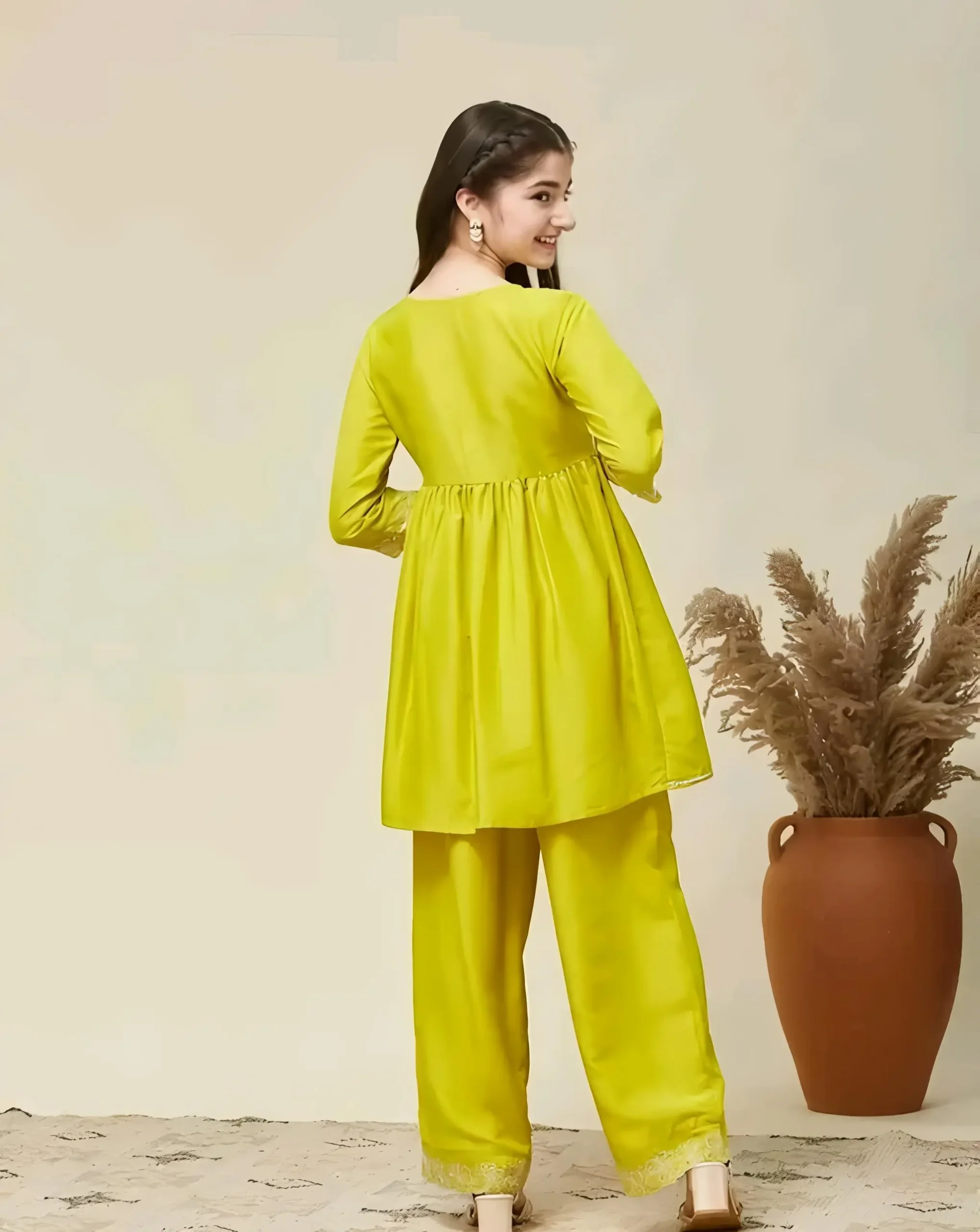 Embroidered kurta set